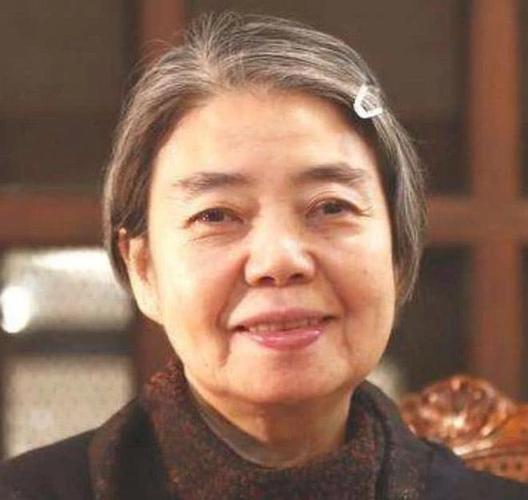 抽烟43年妻子癌晚期，吸烟43年，妻子癌症晚期，烟草危害不容忽视！